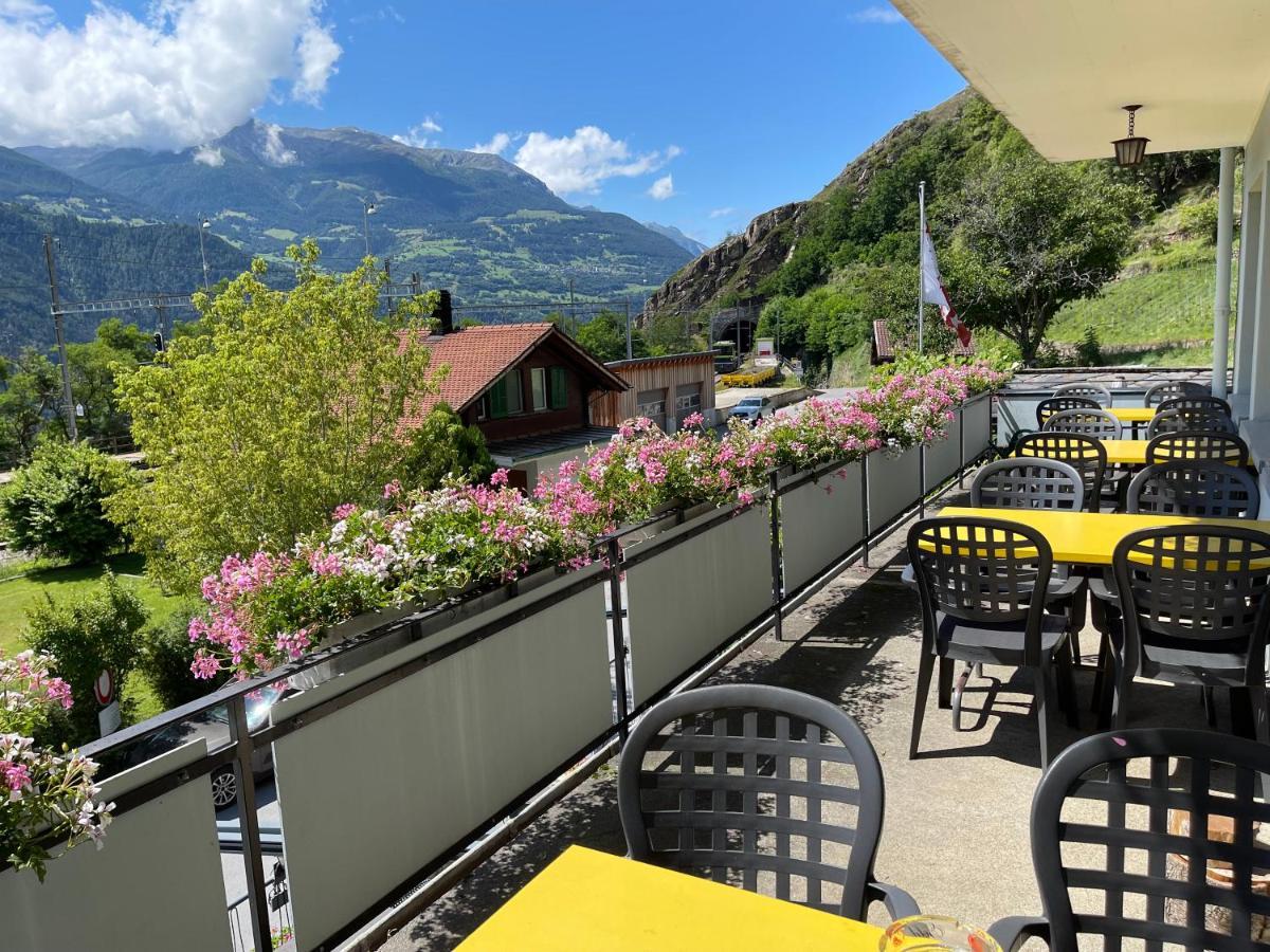VISP erblick H O T E L Bahnhof AUSSERBERG Exterior foto
